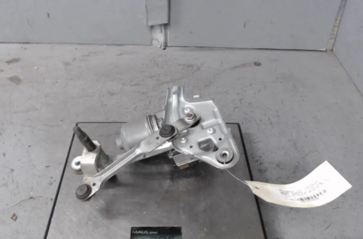 Moteur essuie-glace av droit Peugeot 3008 Monospace (0U_) 2.0 hdi (2009-2016) 5 portes occasion