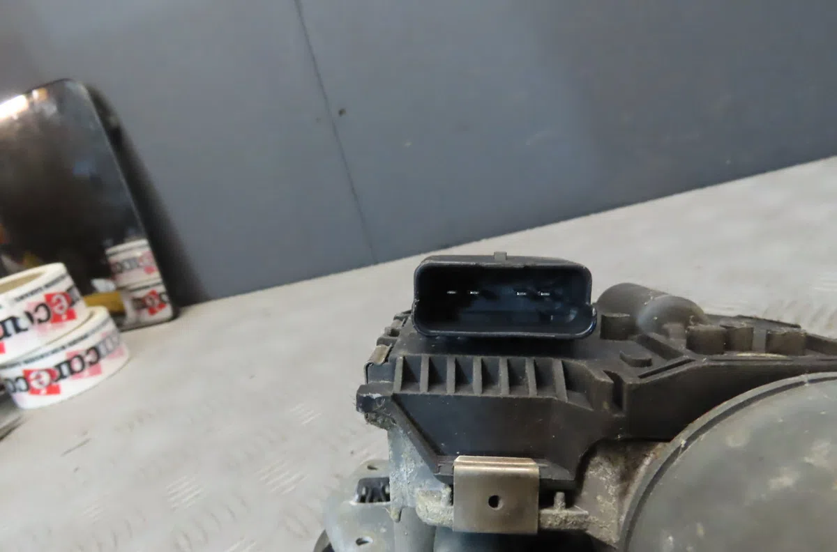 Moteur essuie-glace av droit PEUGEOT 407 SW 2008 occasion