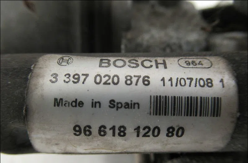 Moteur essuie-glace av droit Peugeot 407 SW (6E_) 2.0 hdi 135 (2004-2010) occasion