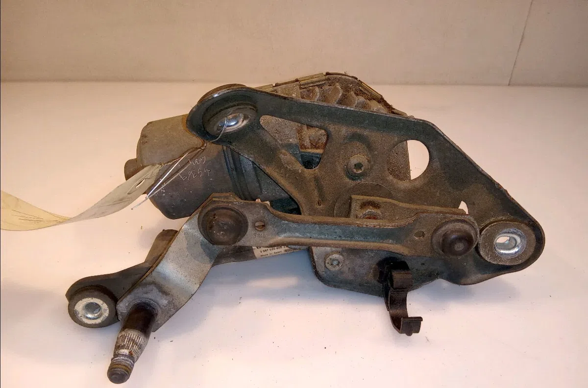 Moteur essuie-glace av droit Peugeot 407 SW (6E_) 2.0 hdi 135 (2004-2010) occasion