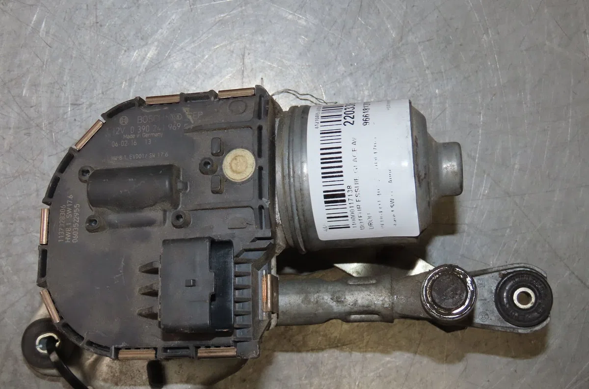 Moteur essuie-glace av droit Peugeot 407 SW (6E_) 2.2 hdi 170 (2006-2010) occasion