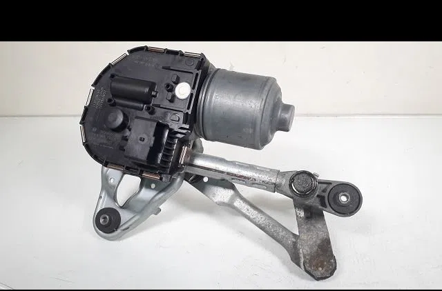 Moteur essuie-glace av droit Peugeot 5008 (0U_, 0E_) 1.6 hdi (2010-2017) 5 portes occasion