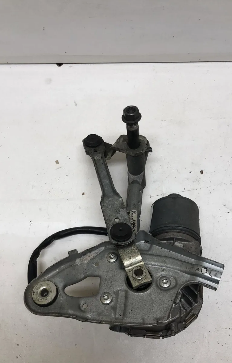 Moteur essuie-glace av droit Peugeot 5008 (0U_, 0E_) 1.6 hdi (2010-2017) occasion