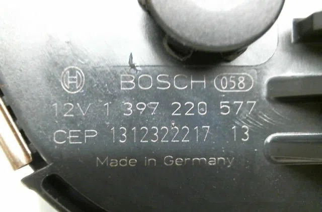 Moteur essuie-glace av droit Peugeot 5008 (0U_, 0E_) 1.6 hdi (2010-2017) occasion