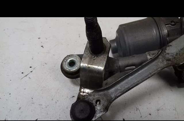 Moteur essuie-glace av droit Peugeot 5008 (0U_, 0E_) 1.6 hdi (2010-2017) occasion