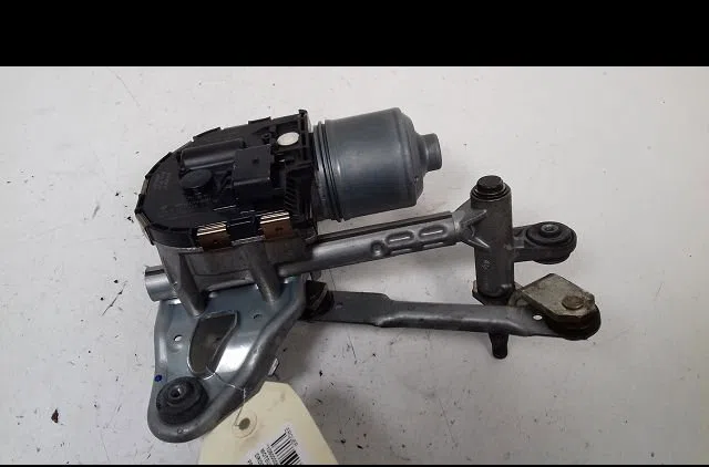 Moteur essuie-glace av droit Peugeot 5008 (0U_, 0E_) 1.6 hdi (2010-2017) occasion
