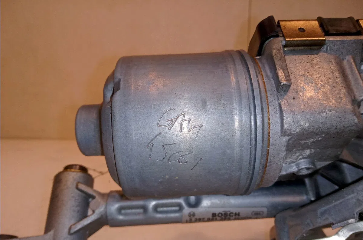 Moteur essuie-glace av droit Peugeot 5008 (0U_, 0E_) 2.0 hdi 150 - bluehdi 150 (2009-2017) 5 portes occasion