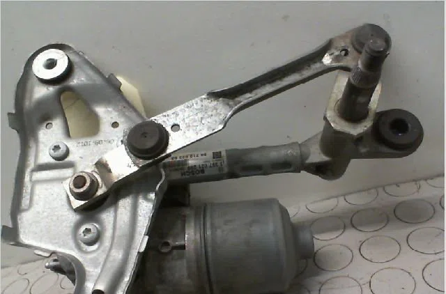Moteur essuie-glace av droit PEUGEOT 5008 I Phase 1 11-2009--12-2013 1.6 HDI 110ch occasion