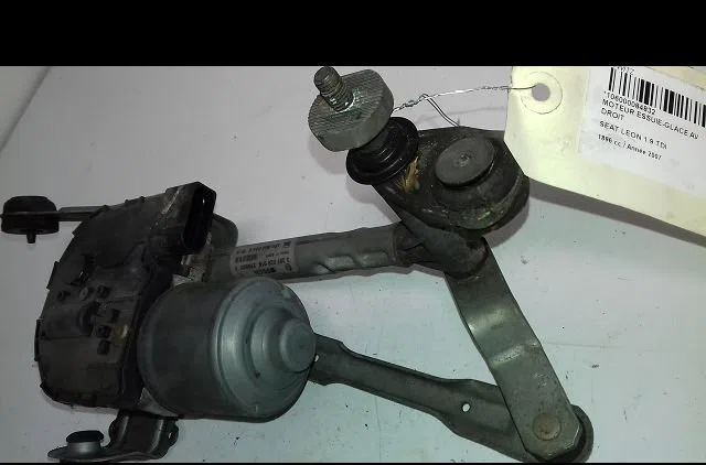 Moteur essuie-glace av droit Seat LEON (1P1) 1.9 tdi (2005-2010) 5 portes occasion