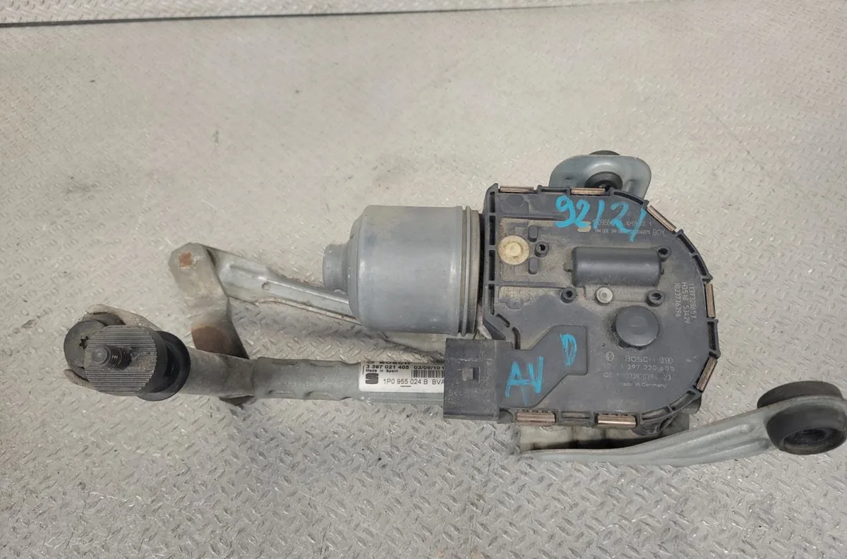 Moteur essuie-glace av droit Seat LEON (1P1) 2.0 tdi (2005-2010) occasion