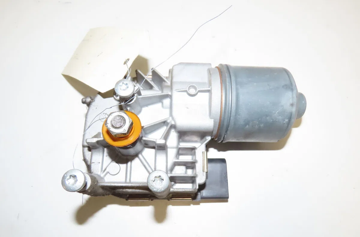 Moteur essuie-glace av droit Volkswagen GOLF PLUS V (5M1, 521) 1.9 tdi (2005-2009) 5 portes occasion