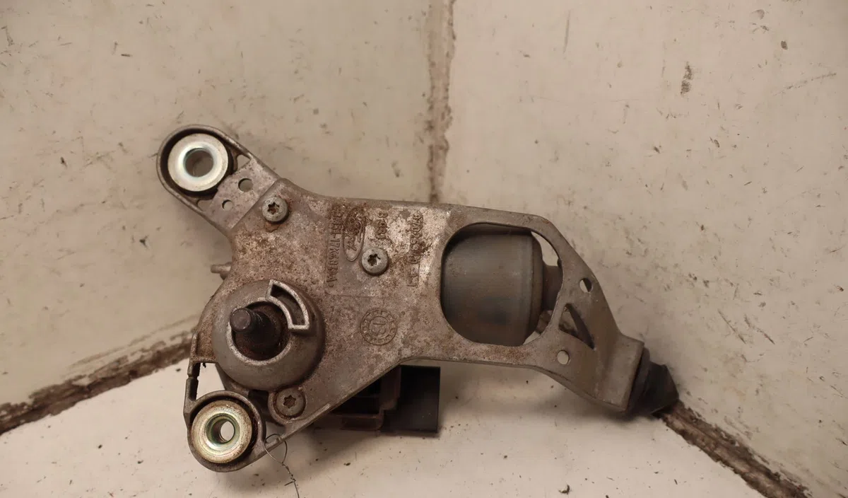 Moteur essuie-glace av gauche Ford FOCUS III Turnier 1.0 ecoboost (2012) occasion