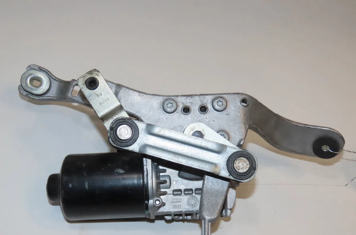 Moteur essuie-glace av gauche Opel ZAFIRA TOURER C (P12) 1.6 cdti (75) (2013) occasion