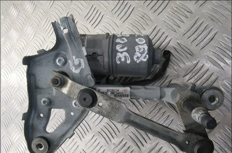 Moteur essuie-glace av gauche Peugeot 3008 Monospace (0U_) 1.6 thp (2009-2016) occasion