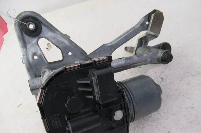 Moteur essuie-glace av gauche Peugeot 3008 Monospace (0U_) 1.6 vti (2009-2016) occasion