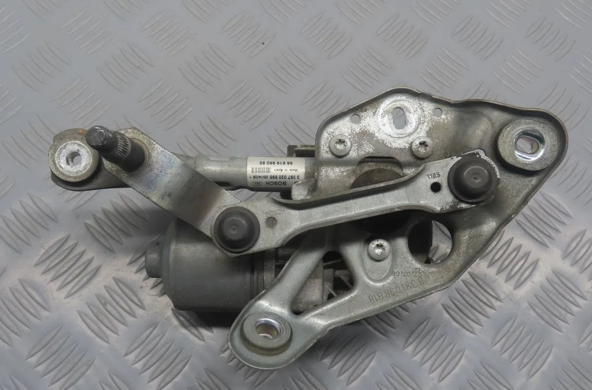 Moteur essuie-glace av gauche Peugeot 407 Coupé (6C_) 2.0 hdi (2005) occasion