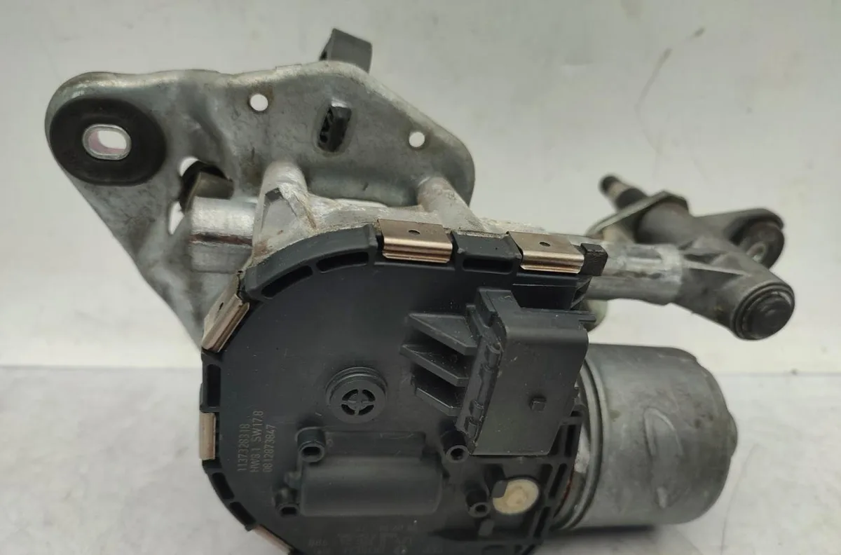 Moteur essuie-glace av gauche PEUGEOT 407 COUPE occasion