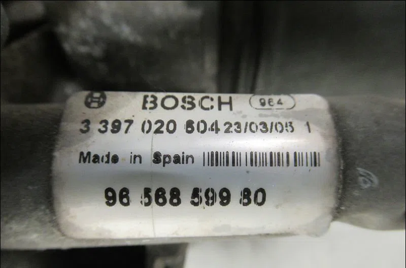 Moteur essuie-glace av gauche Peugeot 407 SW (6E_) 1.6 hdi 110 (2004-2010) 5 portes occasion