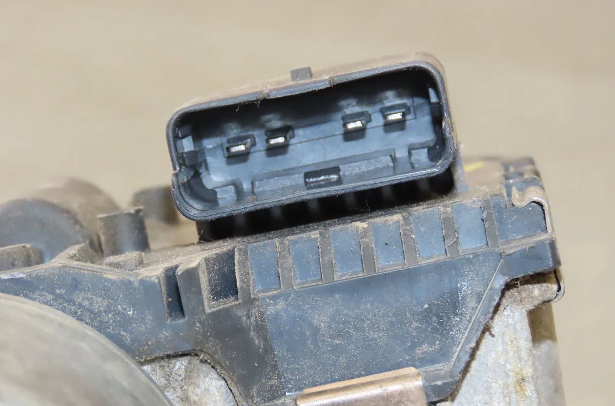 Moteur essuie-glace av gauche Peugeot 407 SW (6E_) 2.2 hdi 170 (2006-2010) occasion