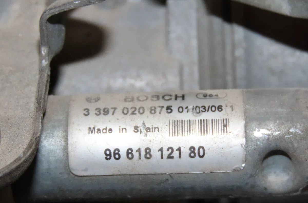 Moteur essuie-glace av gauche Peugeot 407 SW (6E_) 2.2 hdi 170 (2006-2010) occasion