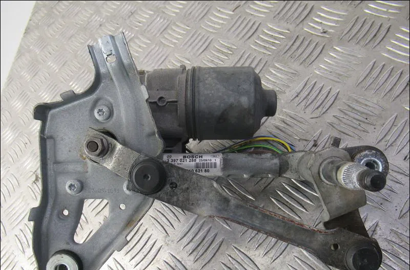 Moteur essuie-glace av gauche Peugeot 5008 (0U_, 0E_) 1.6 hdi (2010-2017) 5 portes occasion