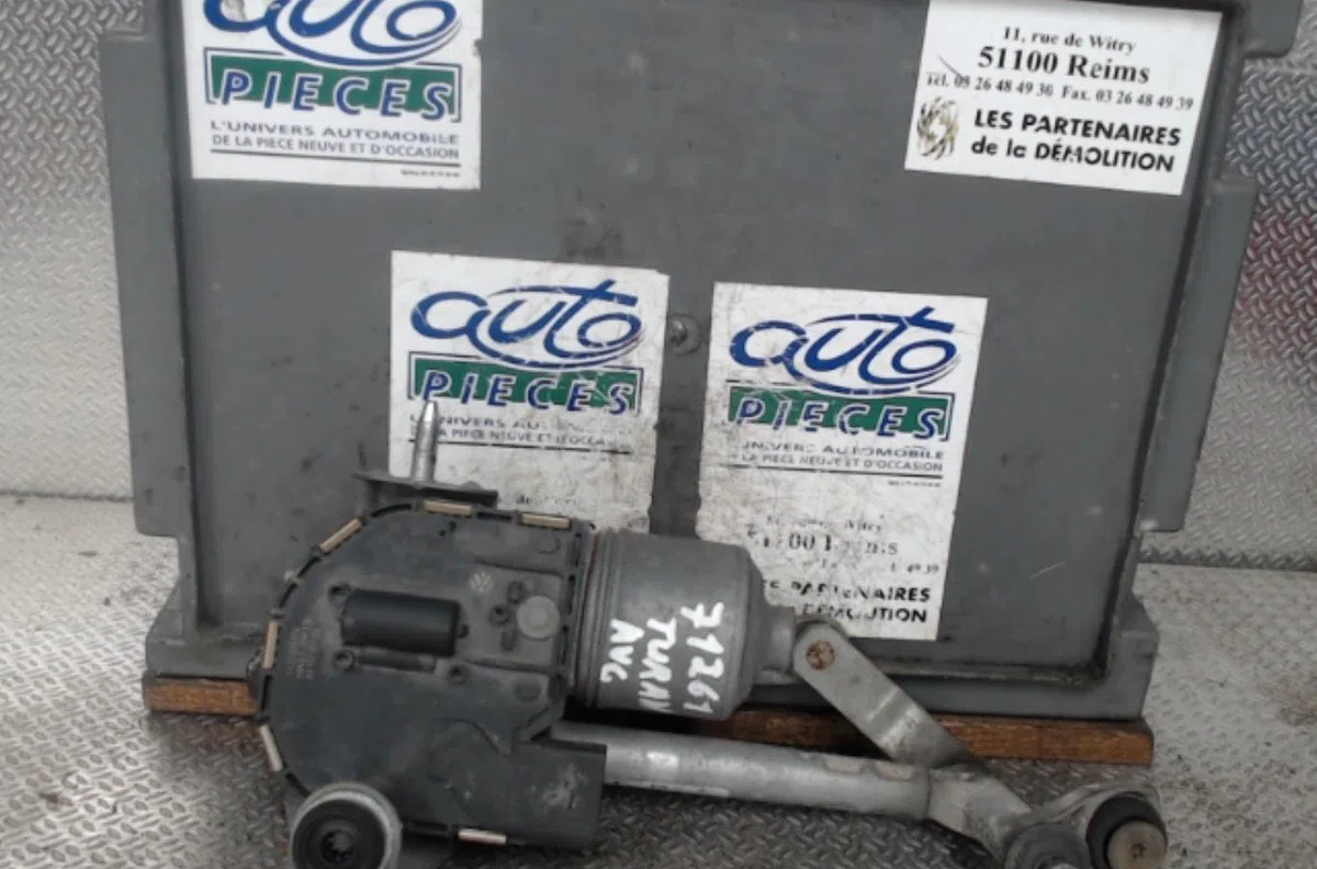 Moteur essuie-glace av gauche Volkswagen TOURAN (1T1, 1T2) 1.9 tdi (2003-2004) 5 portes occasion