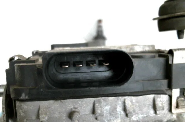 Moteur essuie-glace av gauche Volkswagen TOURAN (1T1, 1T2) 1.9 tdi (2003-2004) occasion