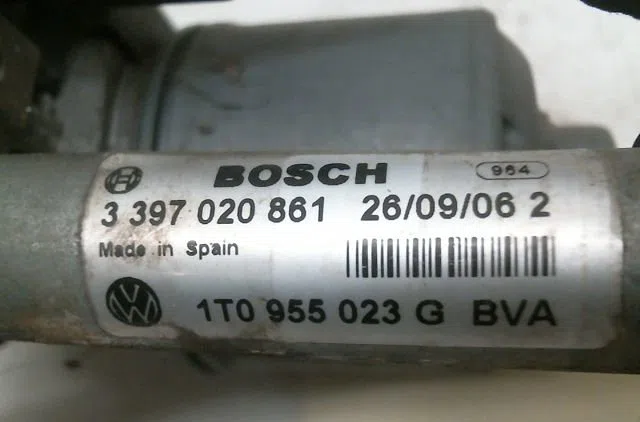 Moteur essuie-glace av gauche VOLKSWAGEN TOURAN I occasion
