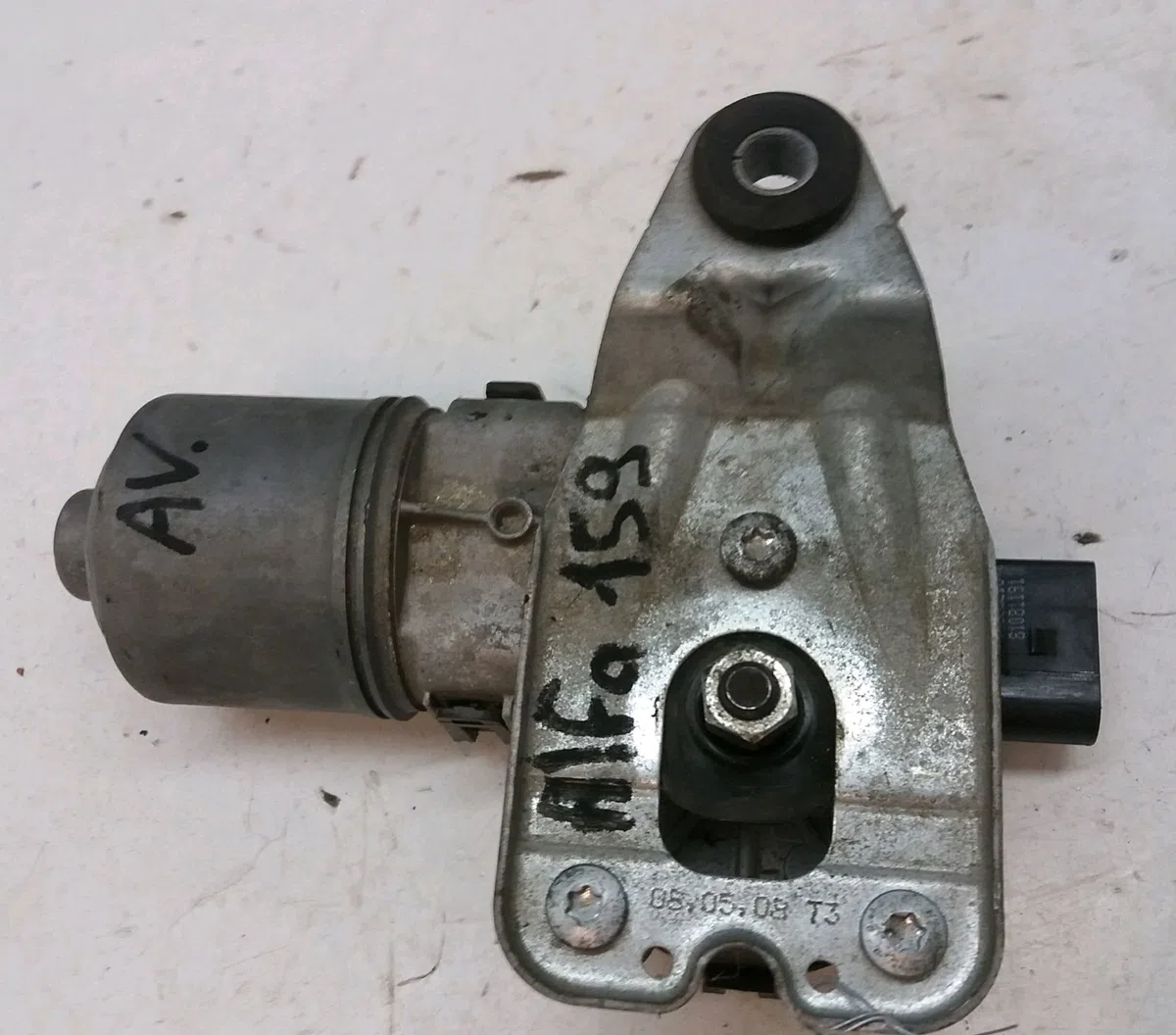 Moteur essuie-glace avant Alfa romeo 159 (939_) 1.9 jtdm 16v (939axc1b, 939axc12) (2005-2011) occasion