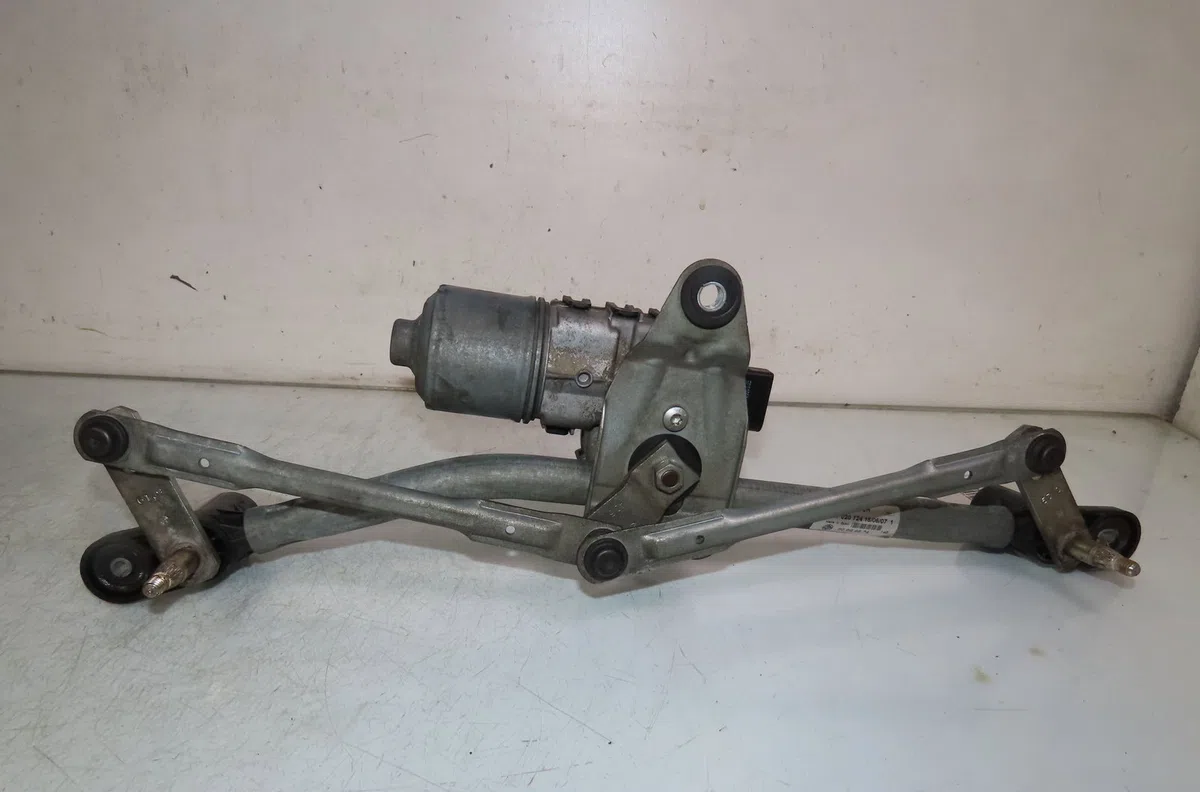 Moteur essuie-glace avant Alfa romeo 159 Sportwagon (939_) 3.2 jts q4 (939bxg2b, 939bxg22) (2006-2011) occasion