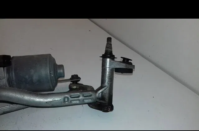 Moteur essuie-glace avant AUDI A3 1.6 TDI E DPF - 105 - occasion