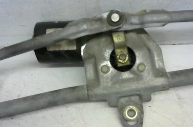 Moteur essuie-glace avant Audi A3 (8L1) 1.9 tdi (1996-2001) occasion