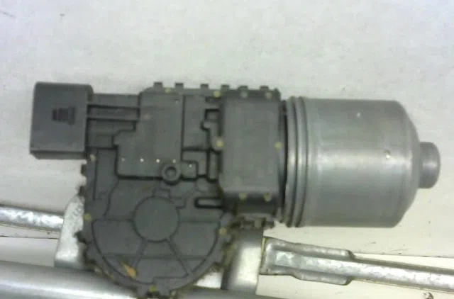 Moteur essuie-glace avant Audi A3 (8L1) 1.9 tdi (1996-2001) occasion