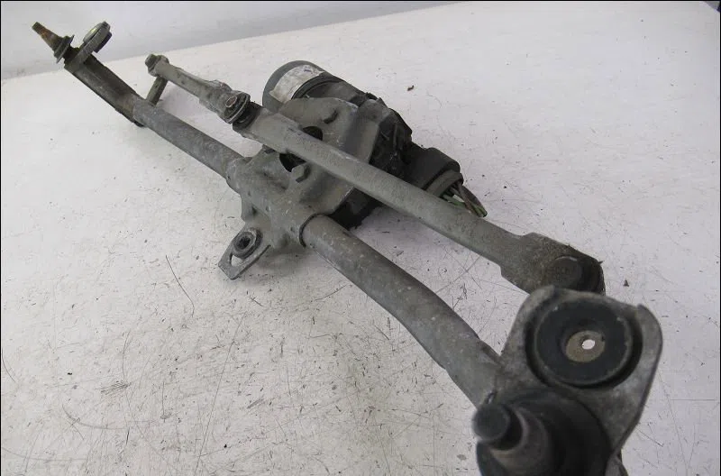 Moteur essuie-glace avant Audi A3 (8L1) 1.9 tdi (1996-2001) occasion