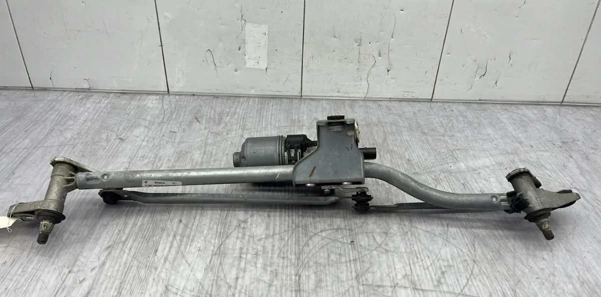 Moteur essuie-glace avant AUDI A4 2 AVANT PHASE 2 BREAK occasion