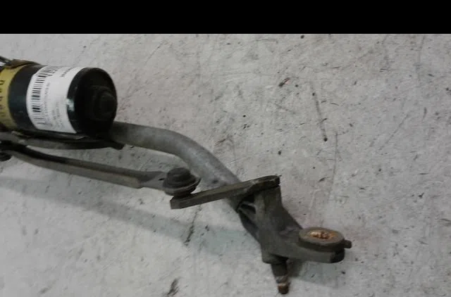 Moteur essuie-glace avant Audi A4 B5 (8D2) 1.9 tdi (1995-2000) 4 portes occasion