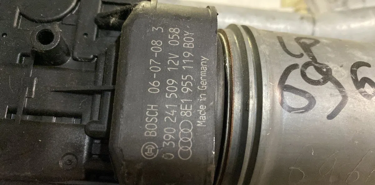 Moteur essuie-glace avant Audi A4 B7 (8EC) 2.0 tdi (2004-2008) occasion