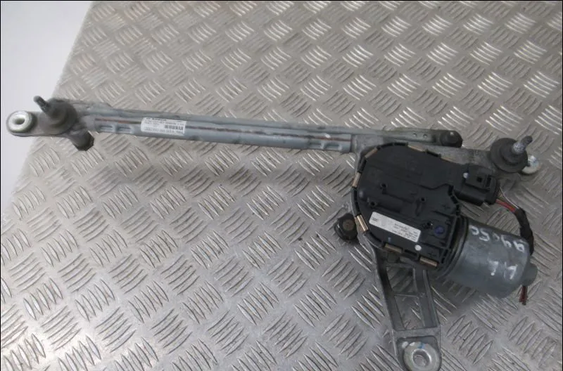 Moteur essuie-glace avant Audi A4 B9 Avant (8W5, 8WD) 2.0 tdi (2015-2018) occasion