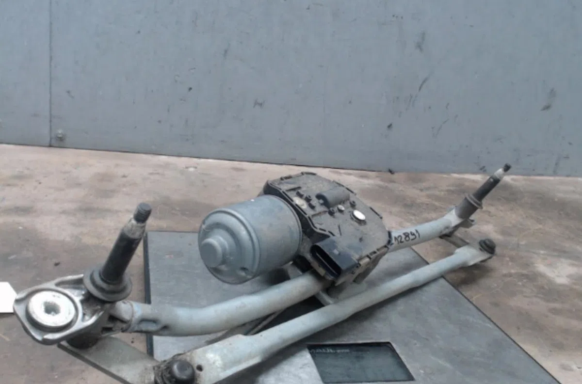 Moteur essuie-glace avant Audi Q5 (8RB) 3.0 tdi quattro (2008-2017) occasion