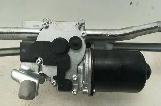 Moteur essuie-glace avant B.M.W. SERIE 1 I 2006 occasion