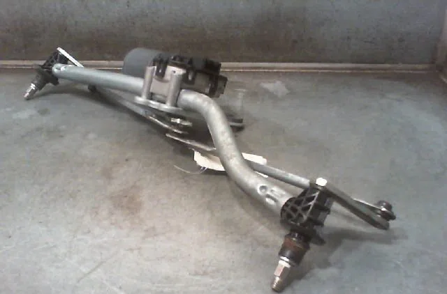 Moteur essuie-glace avant B.M.W. SERIE 3 2002 occasion