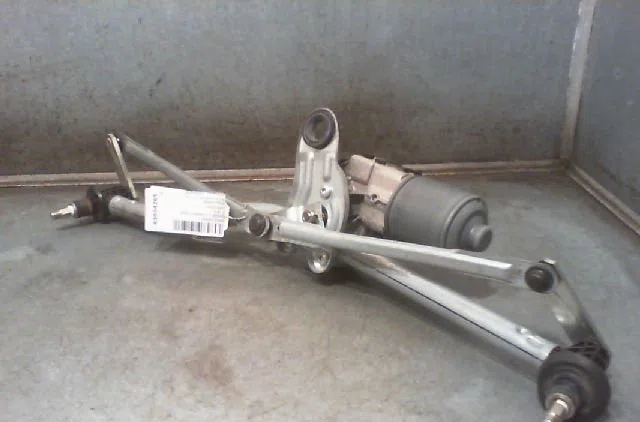 Moteur essuie-glace avant B.M.W. SERIE 3 2002 occasion