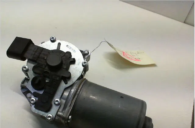Moteur essuie-glace avant B.M.W. SERIE 3 V Phase 2 09-2008--12-2011 318d occasion
