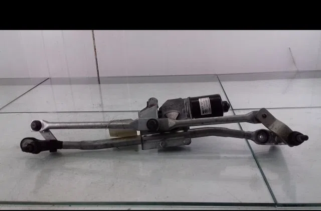 Moteur essuie-glace avant Bmw 1 (E81) 118 d (2006-2011) 3 portes occasion