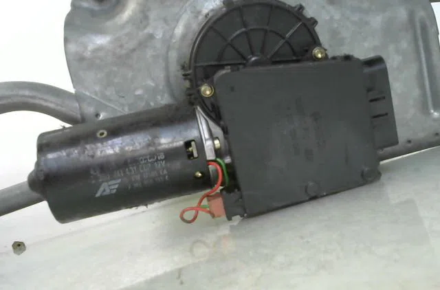 Moteur essuie-glace avant Bmw 1 (F20) 116 d (2012-2015) occasion