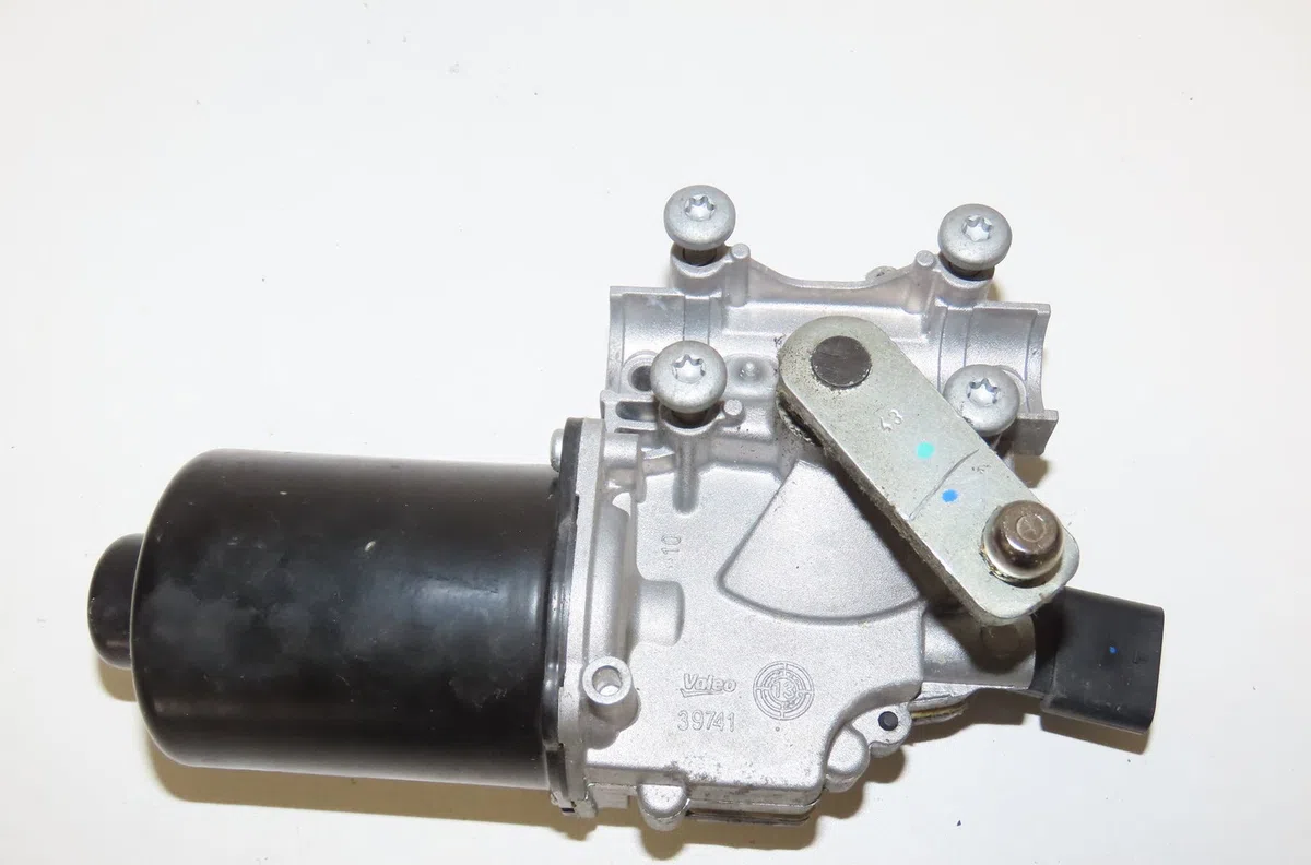 Moteur essuie-glace avant Bmw 1 (F20) 118 d (2011-2015) occasion