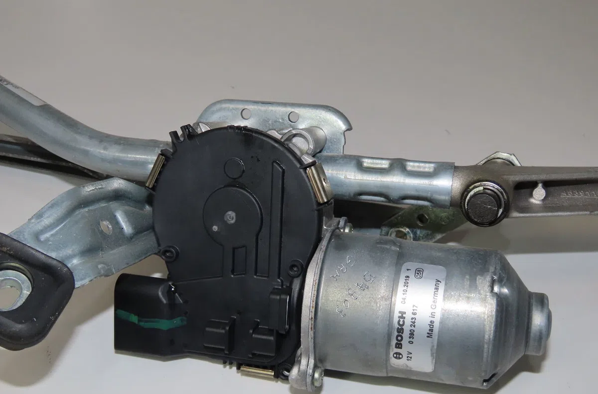 Moteur essuie-glace avant Bmw 1 (F40) 116 d (2019) occasion