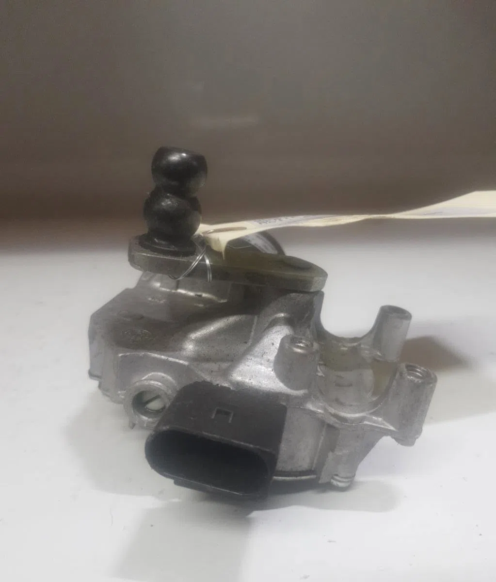 Moteur essuie-glace avant BMW SERIE 1 E87 PHASE 2 occasion