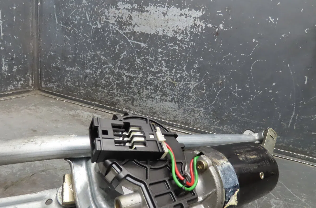 Moteur essuie-glace avant BMW SERIE 3 2000 occasion