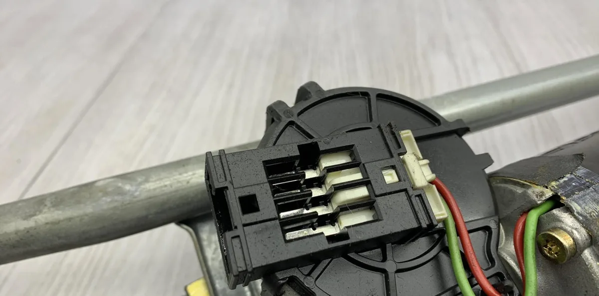 Moteur essuie-glace avant BMW SERIE 3 E46 TOURING PHASE 1 BREAK occasion